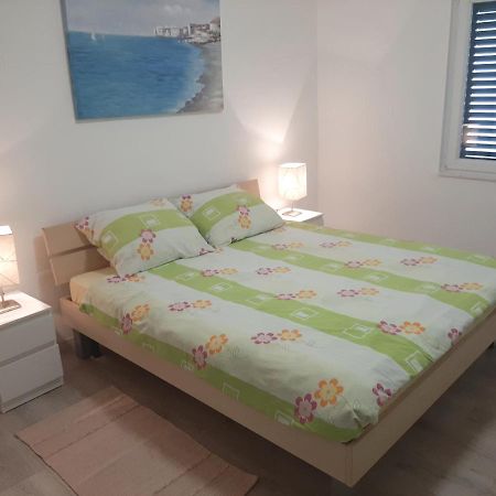 Apartman Maslina Pisak Buitenkant foto