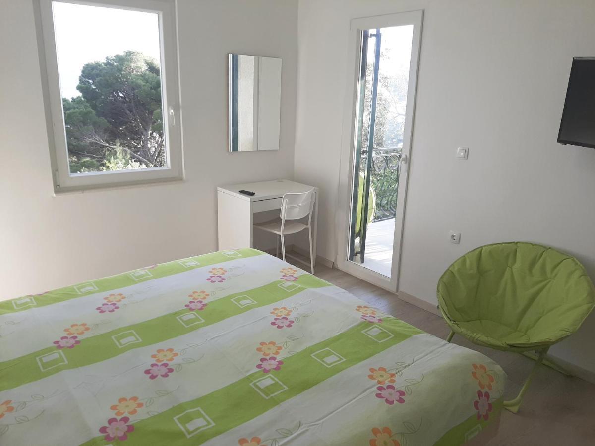 Apartman Maslina Pisak Buitenkant foto