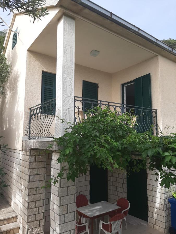 Apartman Maslina Pisak Buitenkant foto