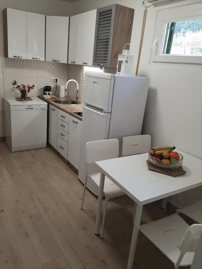 Apartman Maslina Pisak Buitenkant foto