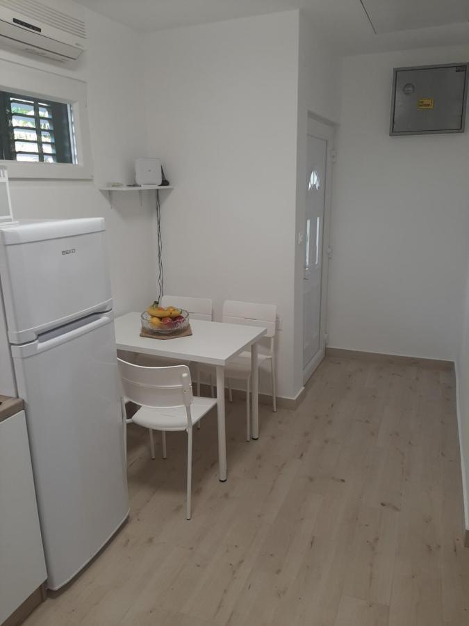 Apartman Maslina Pisak Buitenkant foto
