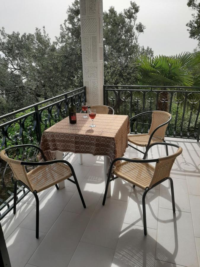 Apartman Maslina Pisak Buitenkant foto