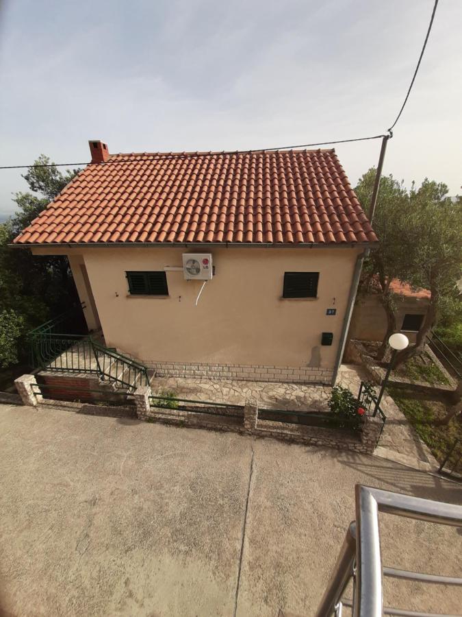Apartman Maslina Pisak Buitenkant foto