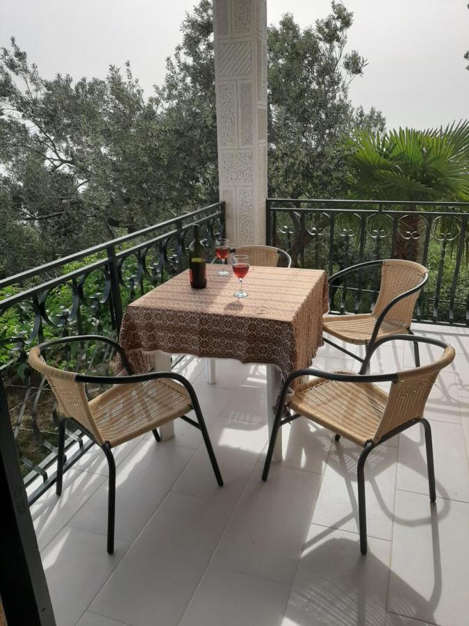 Apartman Maslina Pisak Buitenkant foto